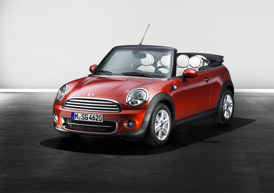  Mini Cooper D Cabrio 2011 года  (фото 1 из 15)